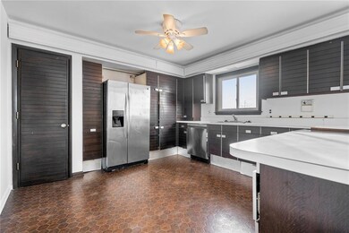 3733 2nd Ave SW, Cedar Rapids, IA 52404 - photo 6