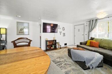 4407 N Walnut_1031_1241