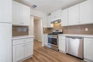 624 W Colorado Blvd unit B, Monrovia, CA 91016 - photo 7