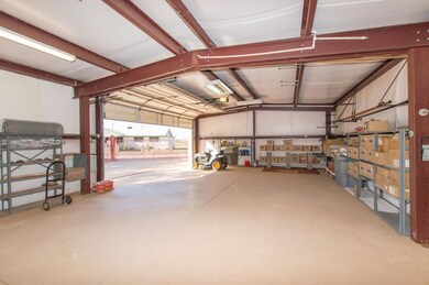 31 Huge Work Shop