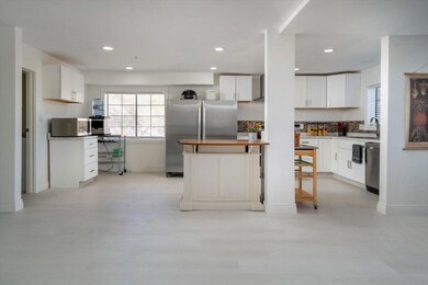 11-Kitchen