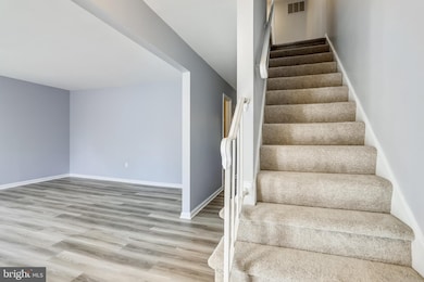 9527 Saluda Ct, Lorton, VA 22079 - photo 4