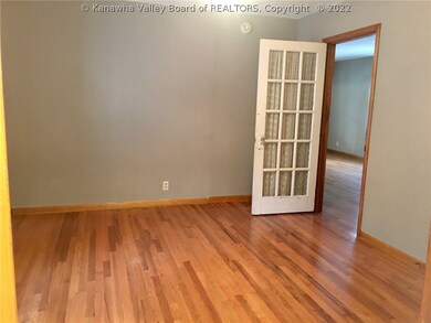 533 18th St, Dunbar, WV 25064 - photo 3