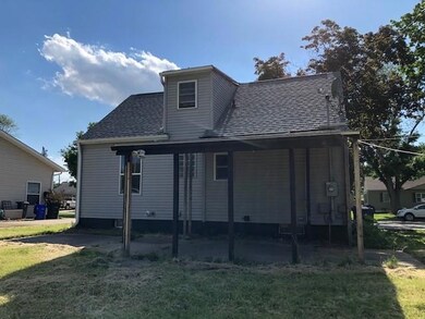 1635 9th St NW, Cedar Rapids, IA 52405 - photo 3