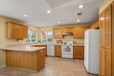 1382 Andy Griffith Dr, Grants Pass, OR 97527 - photo 7