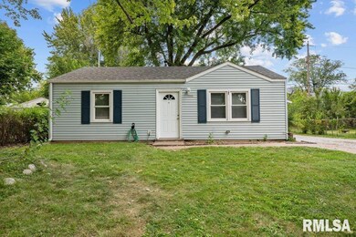 3202 W 69th St, Davenport, IA 52806 - photo 2