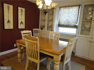 204 Greenbriar Ln, Havertown, PA 19083 - photo 6