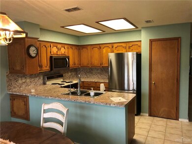 933 Katrin Dr, Alamo, TX 78516 - photo 3