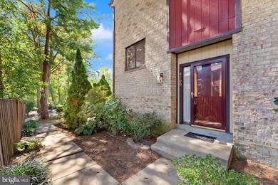 4700 Deer Run Ct, Alexandria, VA 22306 - photo 4