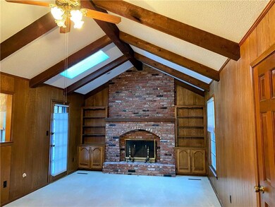 405 Meadow Ln, Raymore, MO 64083 - photo 5