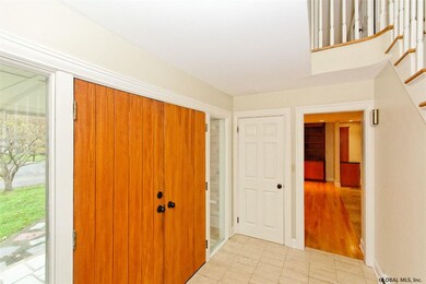 4 Graffunder Dr, Albany, NY 12204 - photo 2