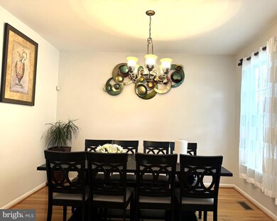 11986 Rayborn Creek Dr, Manassas, VA 20109 - photo 5