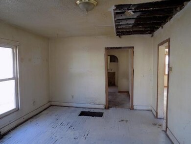 3709 E 68th St, Kansas City, MO 64132 - photo 2