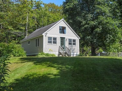 Sweet year round cottage on Basin Cove