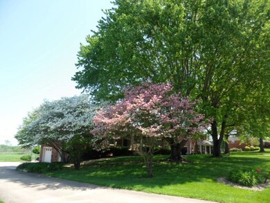 308 Farmbrook Cir, Frankfort, KY 40601 - photo 2