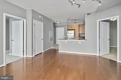 Clarendon 1021 unit 814, Arlington, VA 22201 - photo 4