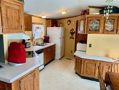 70 Canaan Mobile Home Park, Canaan, VT 05903 - photo 2