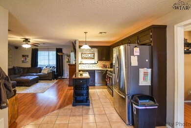 1305 Montgomery St, Wichita Falls, TX 76302 - photo 2