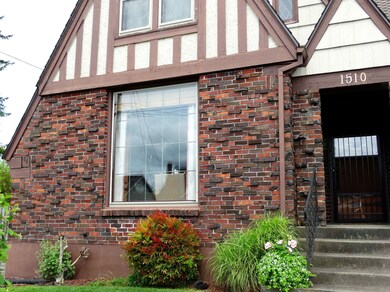 aFront of Home details