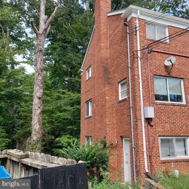 8212 Houston Ct, Takoma Park, MD 20912 - photo 4