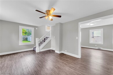 19601 Raymond St, Maple Heights, OH 44137 - photo 5