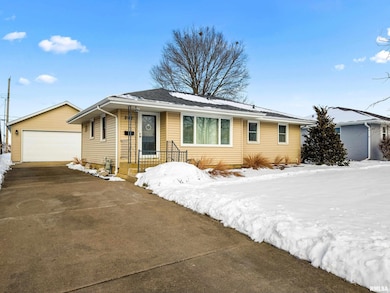 207 Devonshire Rd, Washington, IL 61571 - photo 2