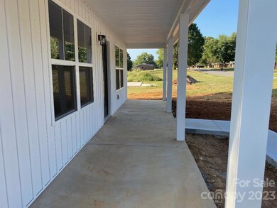 1003 Adams St, Statesville, NC 28677 - photo 4
