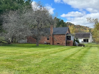 993 Meadow Bridge Rd, Meadow Bridge, WV 25976 - photo 4