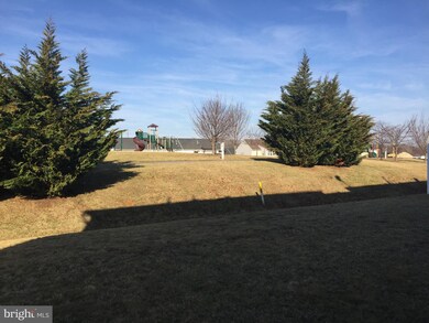 10332 Lantern Ln, Hagerstown, MD 21740 - photo 5