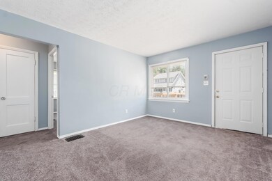 T 1539 E Maynard Ave00014