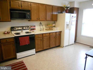 7083 Gresham Ct W, Frederick, MD 21703 - photo 4