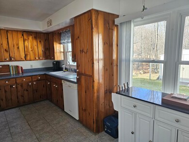 14 Jeannette Ave, Lewiston, ME 04240 - photo 5