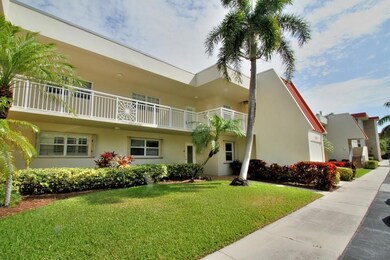 Palm-Aire well-kept beautiful community