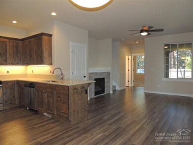 20254 SE Narnia Place unit 10, Bend, OR 97702 - photo 5