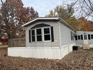 1085 Spring Bay Rd unit 148, East Peoria, IL 61611 - photo 2