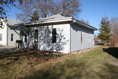 712 E 7th Ave, Mitchell, SD 57301 - photo 3