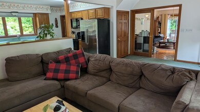 34 Hubbard Grove Rd, Shelburne, NH 03581 - photo 6