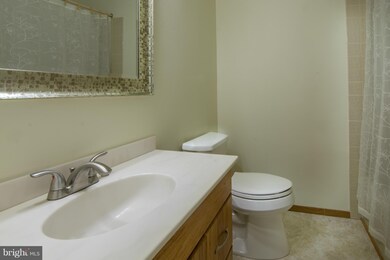 5633 Sheerock Ct, Columbia, MD 21045 - photo 7