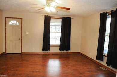 Entry/Living Room