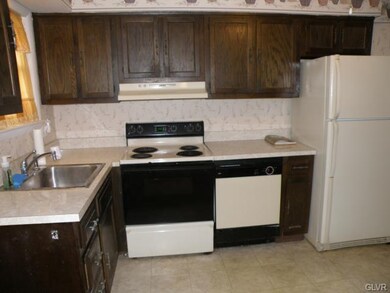 5571 Wedge Ln, Allentown, PA 18106 - photo 7