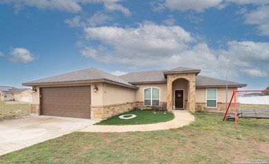 103 Muirfield St, La Vernia, TX 78121 - photo 2