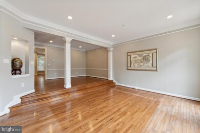 8048 Kidwell Town Ct, Vienna, VA 22182 - photo 3