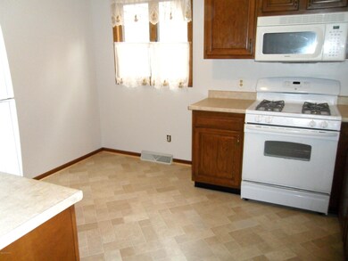 2170 Wildfield Dr NE unit 13, Grand Rapids, MI 49505 - photo 6