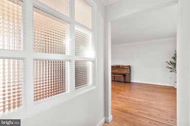 302 Regency Cir, Linthicum Heights, MD 21090 - photo 4