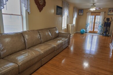 33 Bachman St, Lowell, MA 01850 - photo 2