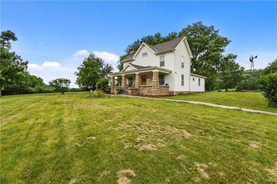 15975 Chieftain Rd, Tonganoxie, KS 66086 - photo 3