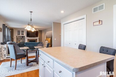 1558 W 67th St, Davenport, IA 52806 - photo 5