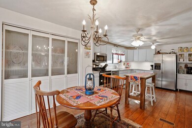 242 Sarah Ln, Basye, VA 22810 - photo 6