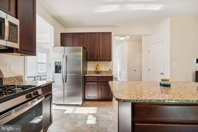 7351 Tottenham Dr, White Plains, MD 20695 - photo 6