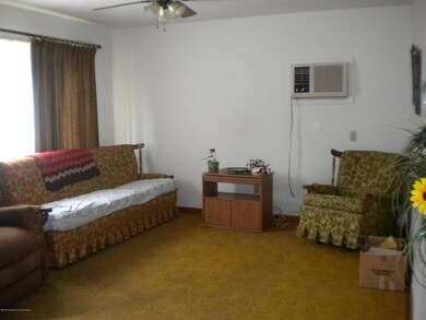 408 Lincoln St, Dupont, PA 18641 - photo 3